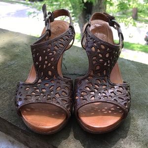 COPY - Anthropologie Naya Alpine sandals / size 8
